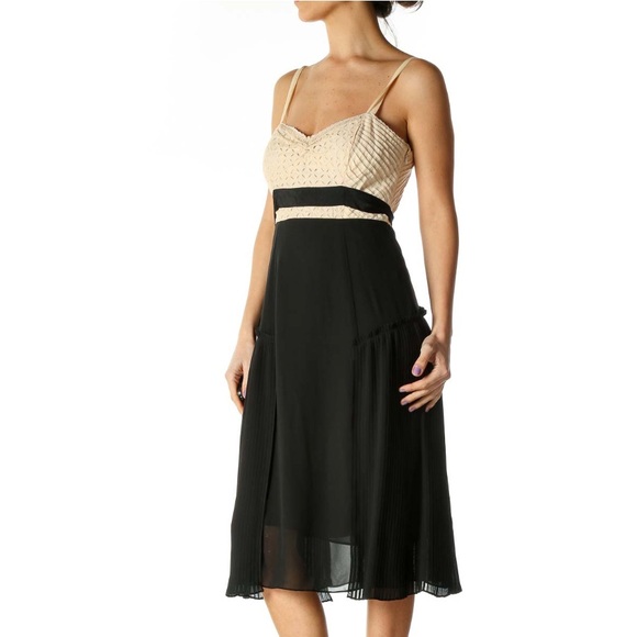 BCBG MaxAzria Summer Chiffon A-Line Dress Size : 10 - Picture 2 of 16